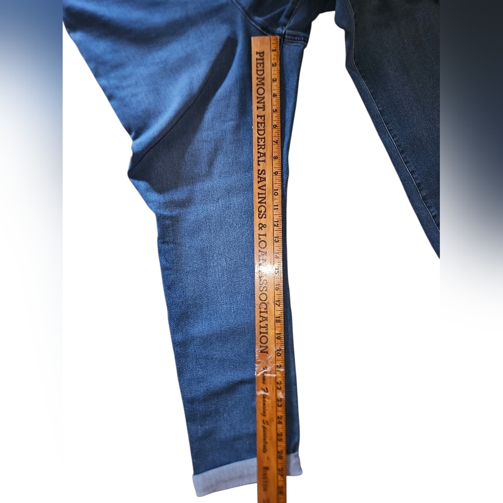 Nine West Blue Women’s Heidi Pull-on Crop Stretch Jeans, Size 16 - Picture 6 of 9